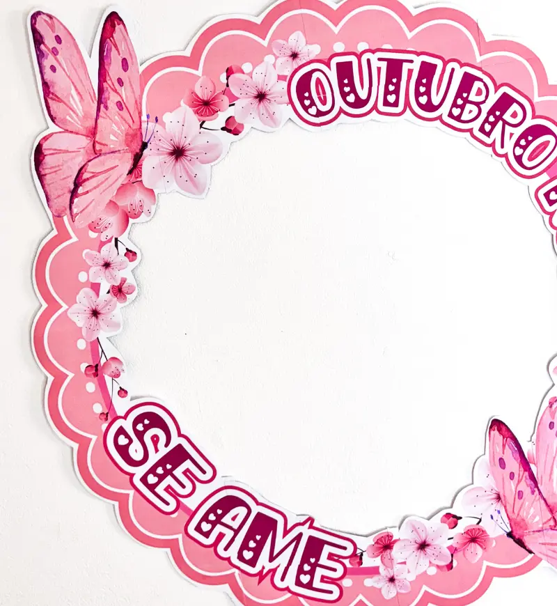 Bambolê Outubro Rosa em PDF — amostra 4: A moldura de bambolê com a frase “Outubro Rosa – Se Ame” é perfeita para criar um…
