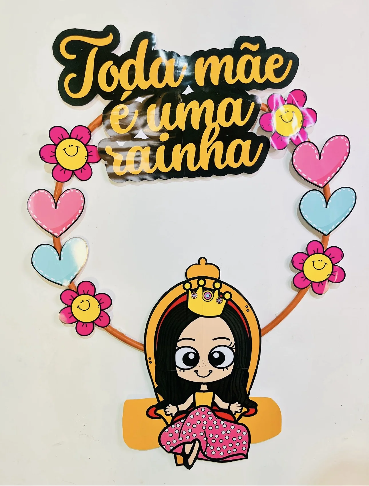 Bambolê toda mãe é uma rainha — amostra 1: Bambolê Dia das Mães – Decoração para Fotos Esse bambolê temático de Dia das…