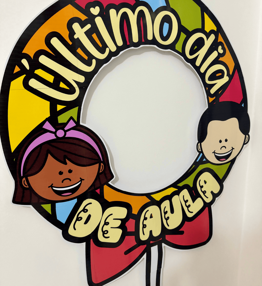 Bambolê Último Dia de Aula: Decoração em PDF para Fotos — amostra 1: Bambolê Último Dia de Aula para registrar o encerramento