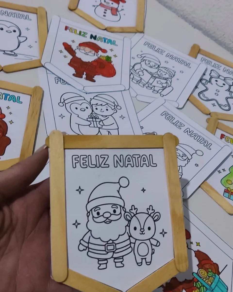 Bandeirinhas de Natal para Colorir – 12 Modelos em PDF — amostra 7: Atividade de Natal em PDF com 12 modelos de…