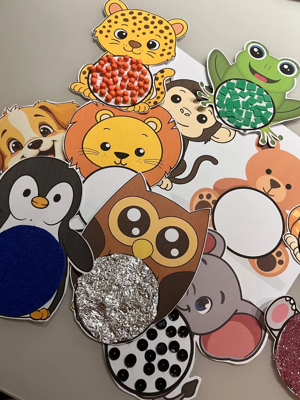 Barriguinhas Sensoriais – aprender brincando com o toque 🧸 — amostra 1: As Barriguinhas Sensoriais são um conjunto de 12…