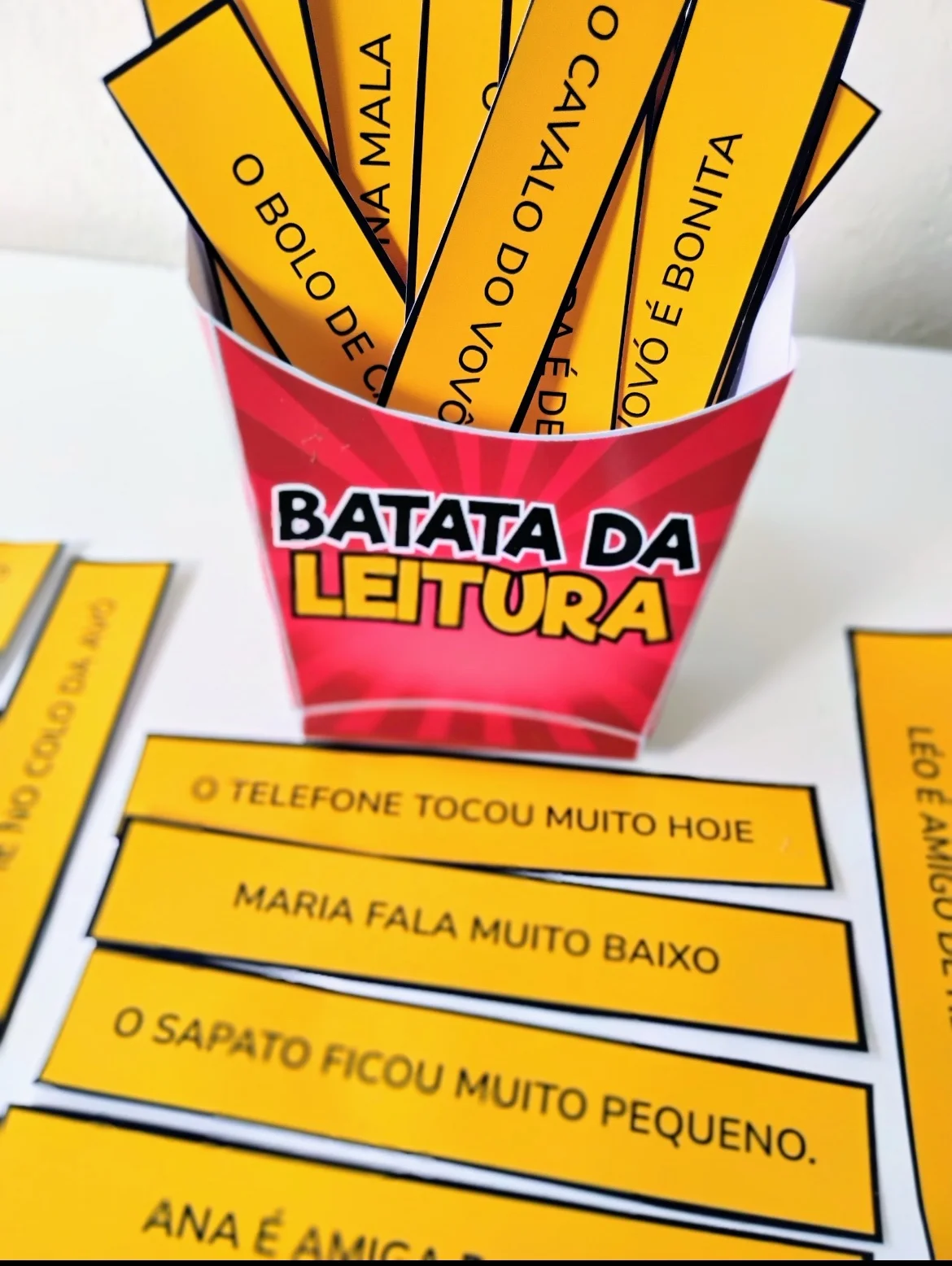 Batata da leitura — amostra 2: Batata da Leitura Este arquivo em PDF contém 32 frases curtas e simples , elaboradas para…
