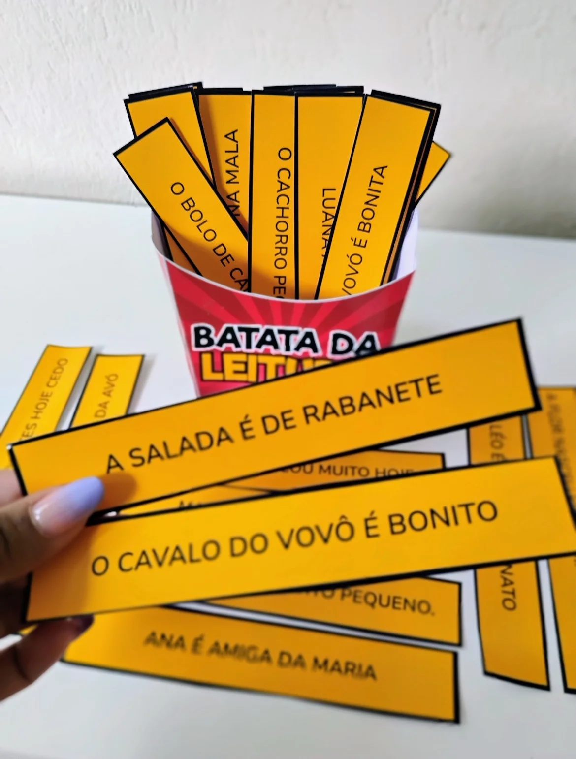 Batata da leitura — amostra 3: Batata da Leitura Este arquivo em PDF contém 32 frases curtas e simples , elaboradas para…
