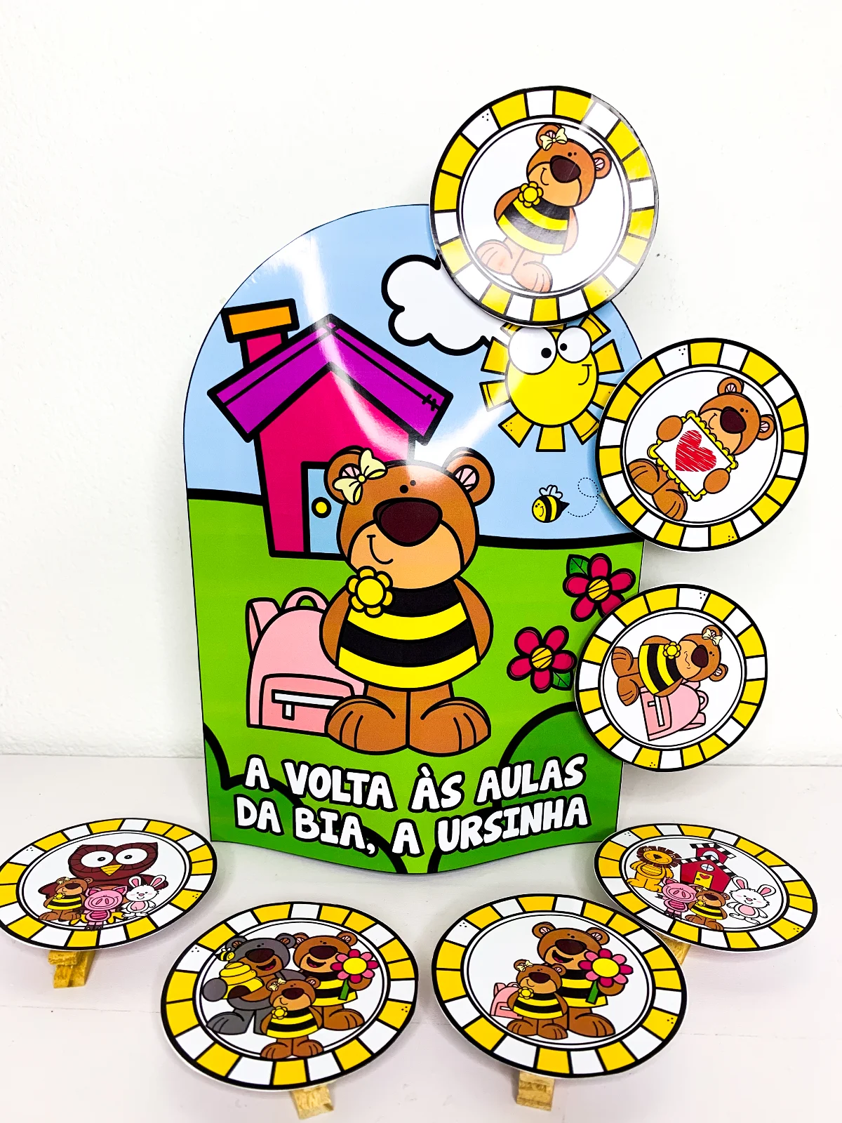Bia Volta às Aulas – Luva Pedagógica de Acolhimento — História para Educação Infantil: A Bia Volta às Aulas é uma luva…
