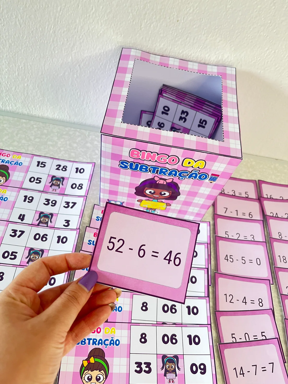 Bingo da Subtração – Material Pedagógico — Matemática para Educação Infantil: 32 fichas 32 cards para sorteio Caixa inclusa…