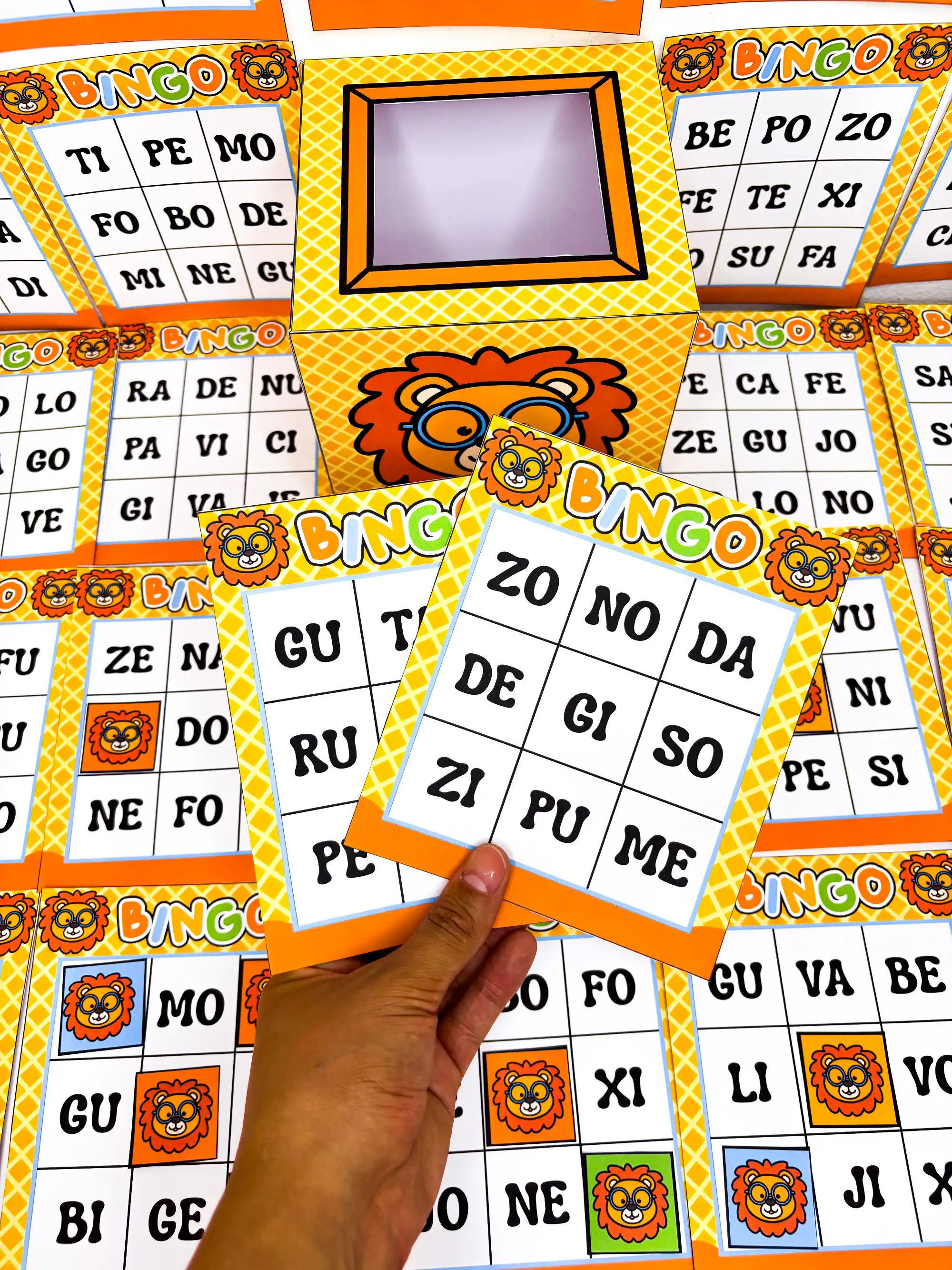 Bingo das Sílabas Simples em PDF - Tema Leãozinho: Kit Completo — amostra 4: Bingo das Sílabas Simples em PDF tema Leãozinho Bingo das Sílabas Simples em PDF - Tema Leãozinho: Kit Completo — amostra 4: Bingo das Sílabas Simples em PDF tema Leãozinho