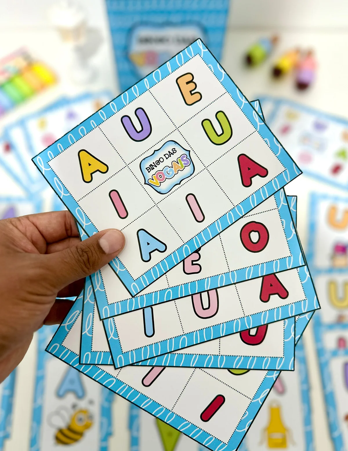 Bingo das Vogais – Atividades para Imprimir — amostra 1: O que vem no material