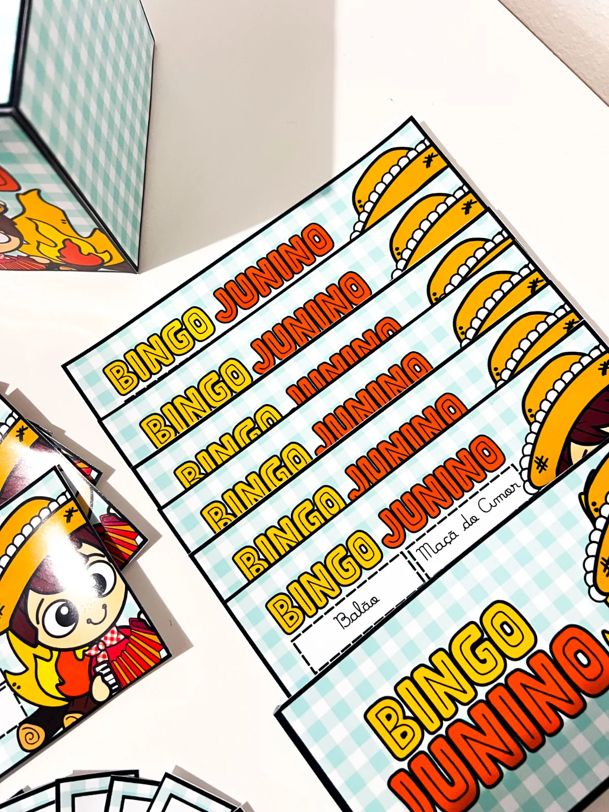 Bingo Junino Letra Cursiva – Material Pedagógico — amostra 2: Este bingo torna o aprendizado mais divertido, ajuda no…