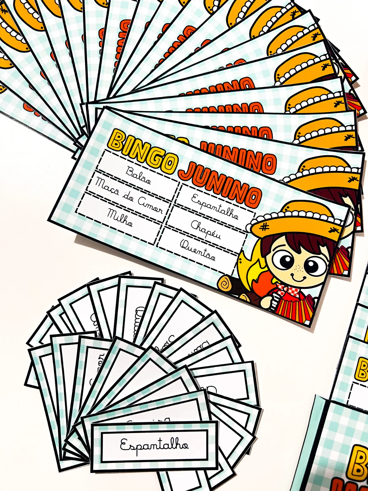 Bingo Junino Letra Cursiva – Material Pedagógico — amostra 3: Este bingo torna o aprendizado mais divertido, ajuda no…