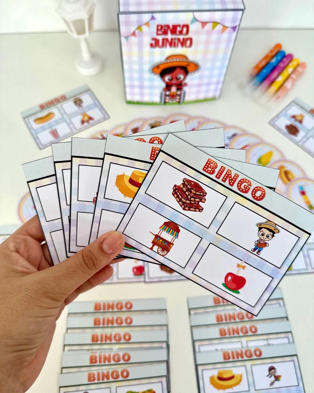 Bingo Junino – Material Pedagógico Digital — amostra 4: Arquivo Bingo Junino com 28 cartelas diferentes, com imagens…