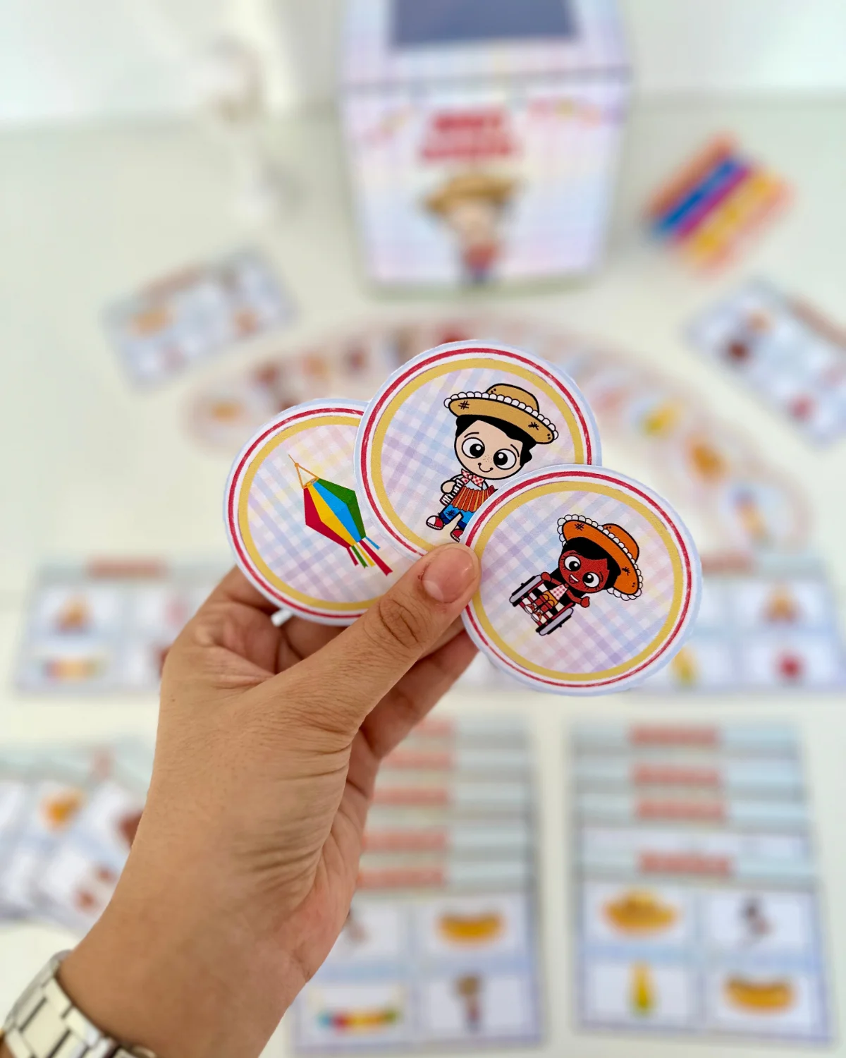 Bingo Junino – Material Pedagógico Digital — amostra 6: Arquivo Bingo Junino com 28 cartelas diferentes, com imagens…