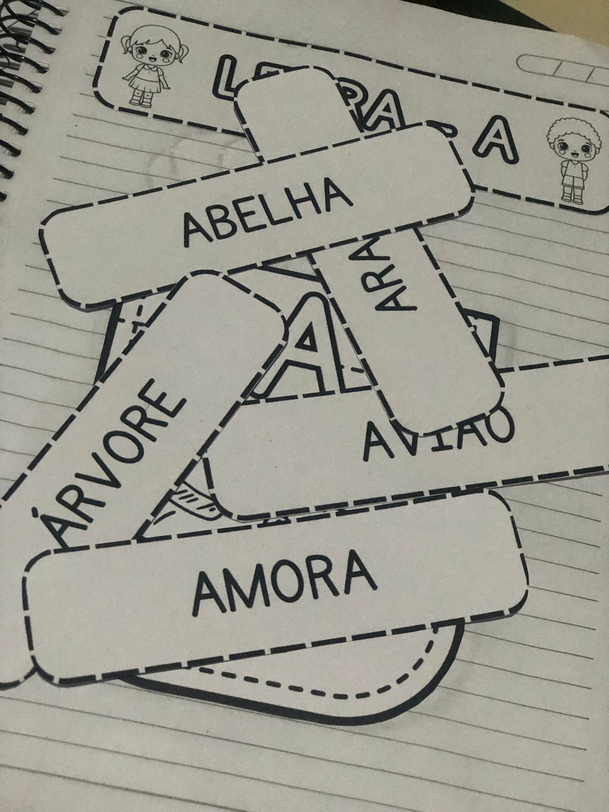 Bolsinhos do alfabeto : aprender o abc nunca foi tão divertido – Material Pedagógico — amostra 2: Formato e entrega