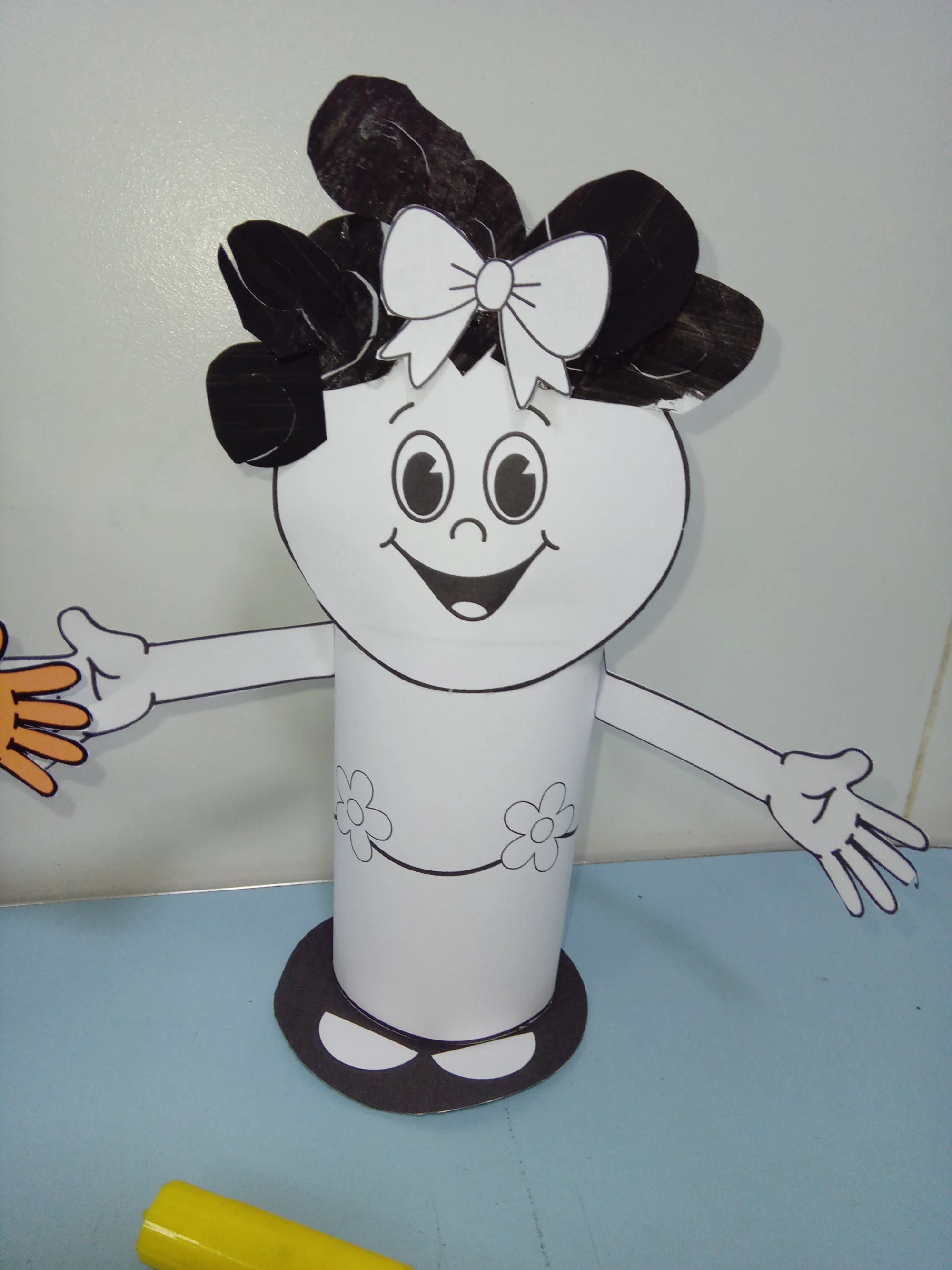 Boneca 3D – Menina Bonita do Laço de Fita 🩷 — amostra 2: Encante seus alunos com essa linda boneca 3D inspirada na…