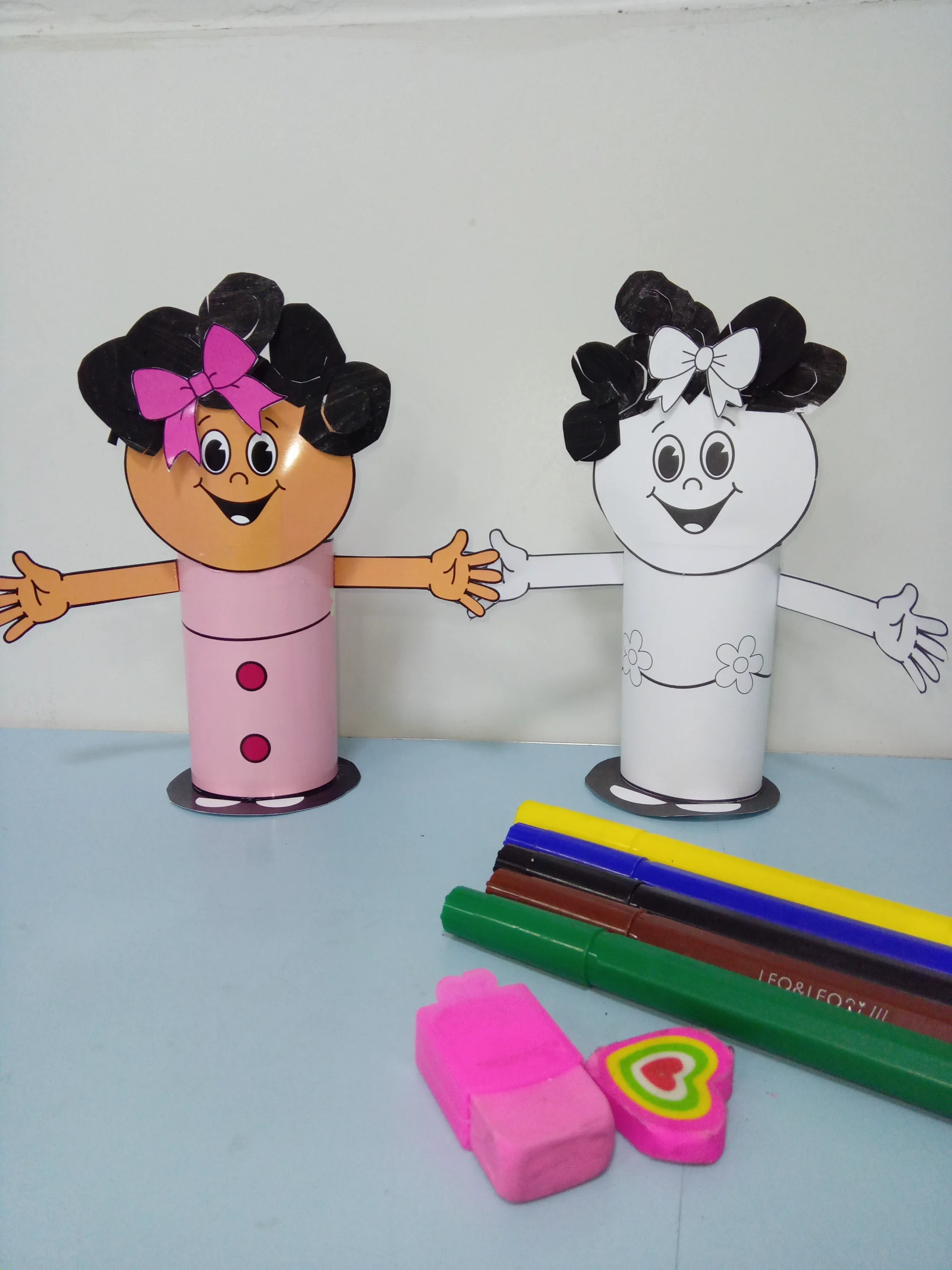 Boneca 3D – Menina Bonita do Laço de Fita 🩷 — amostra 3: Encante seus alunos com essa linda boneca 3D inspirada na…