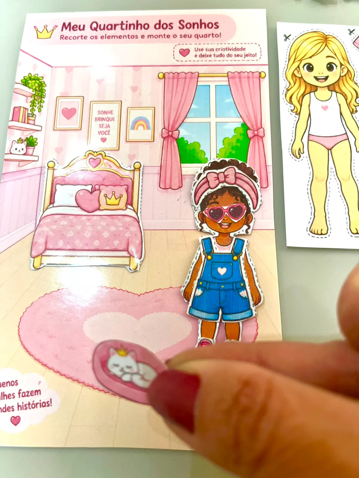 Bonecos de Papel: Vista, Monte e Brinque – Casinha Divertida — amostra 2: Uma brincadeira criativa e interativa com bonecos…