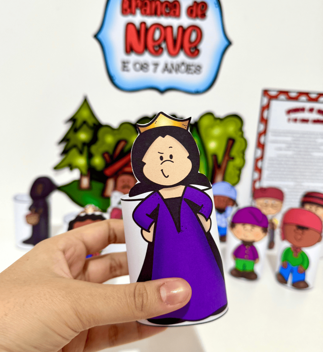Branca de Neve 3D: personagens e cenário para contar histórias — amostra 2: O que vem no material