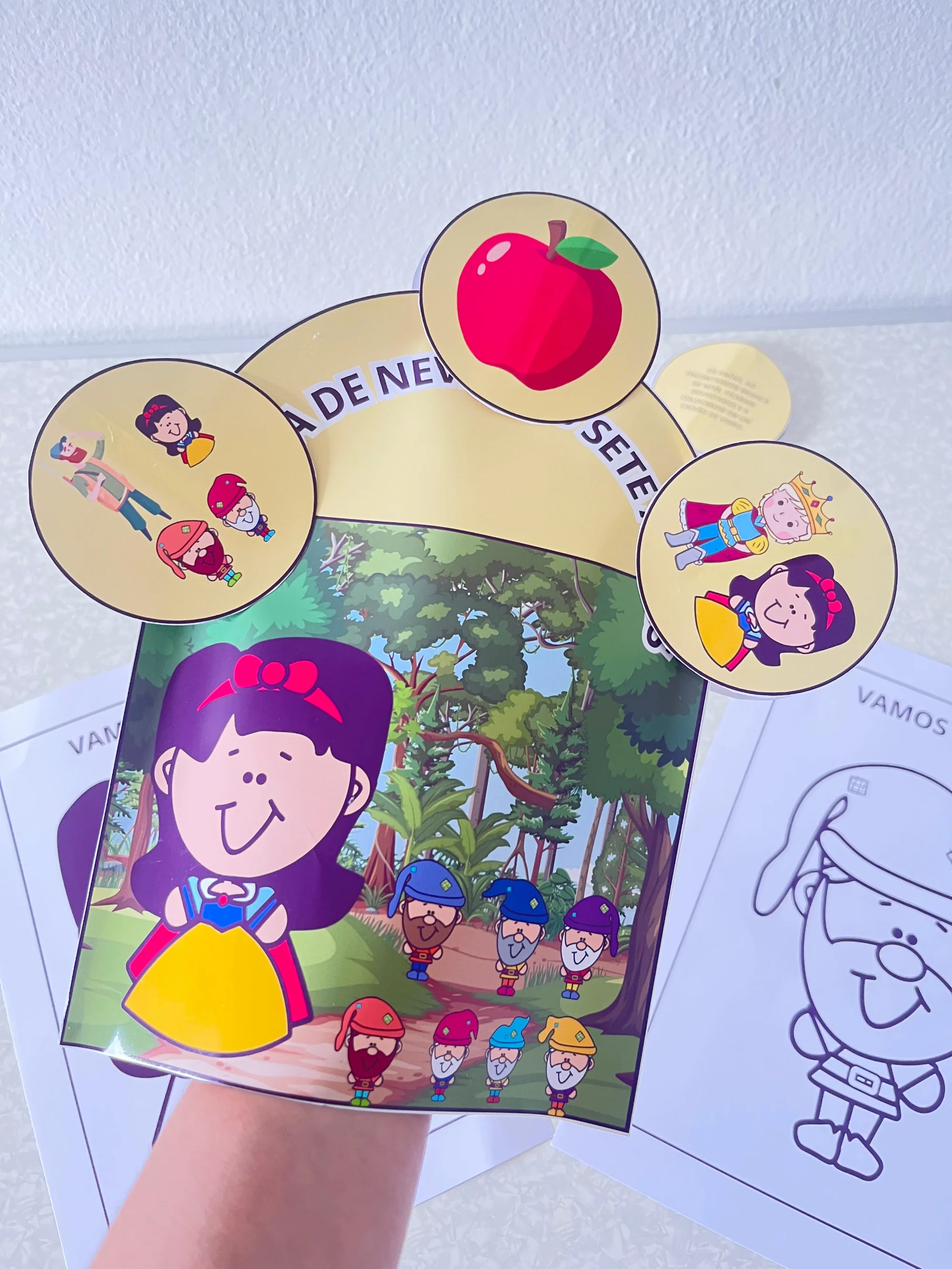 Branca de Neve e os Sete Anões – História e Pintura — amostra 3: Material com 12 páginas sobre Branca de Neve e os Sete… Branca de Neve e os Sete Anões – História e Pintura — amostra 3: Material com 12 páginas sobre Branca de Neve e os Sete…