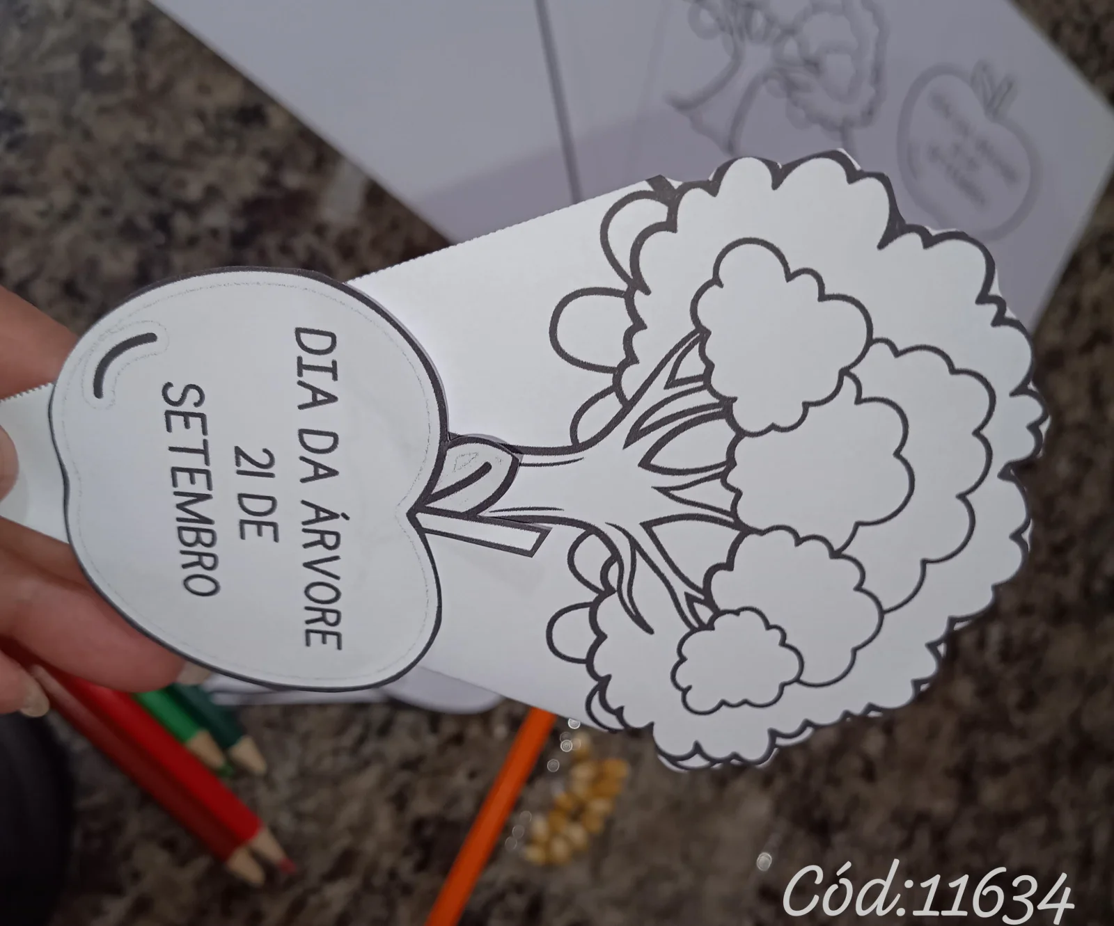Buquê Chegada da Primavera e Dia da Árvore — amostra 3: O material apresenta 2 buquês em preto e branco, prontos para os…