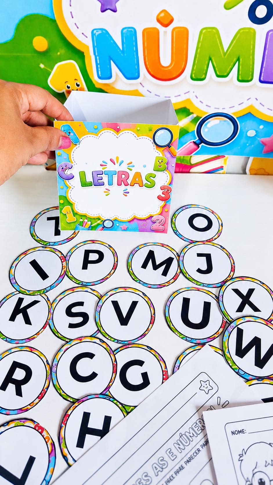 Caça às Letras e Números: Atividade Lúdica Alfabetização — amostra 6: Procure, identifique e classifique letras e números