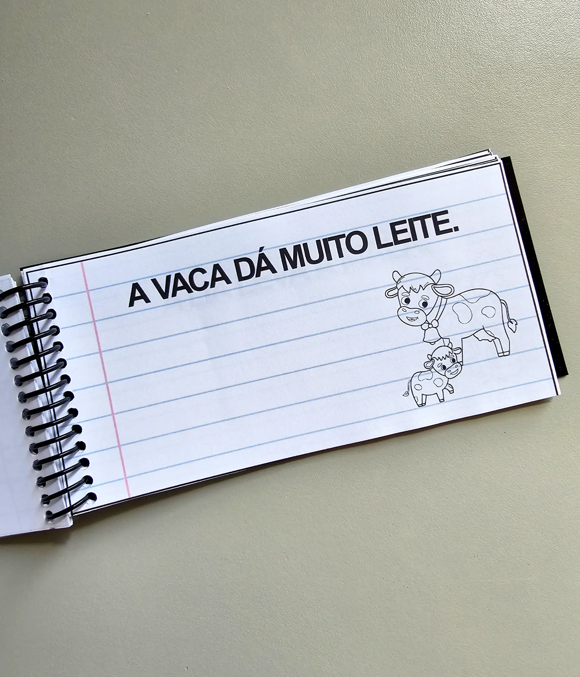 CADERNINHO DE FRASES - FRASES PARA LER E COLORIR — amostra 4: 📖 Aprender a ler fica mais divertido