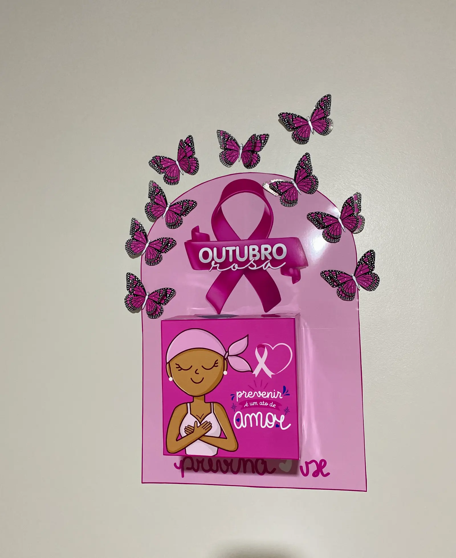 Caixa Outubro Rosa – Prevenção e Cuidado — amostra 2: Caixa temática Outubro Rosa com mensagem de prevenção e cuidado,…