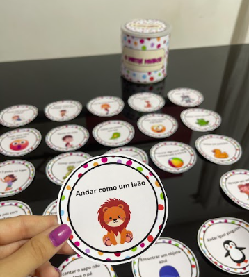 Caixa pedagógica / dinâmica: mestre mandou – Material Pedagógico — amostra 1: https://youtube