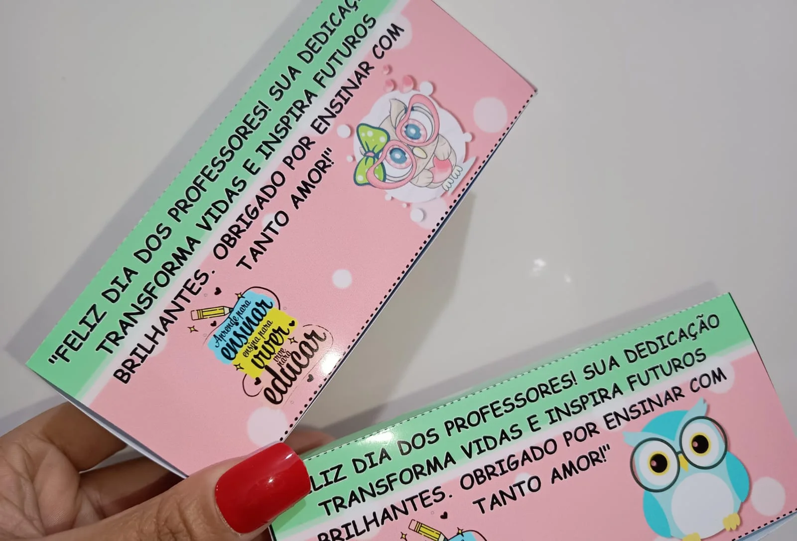 Caixas Dia dos Professores – Lembrancinha em PDF — amostra 1: Surpreenda e homenageie os professores com caixas…