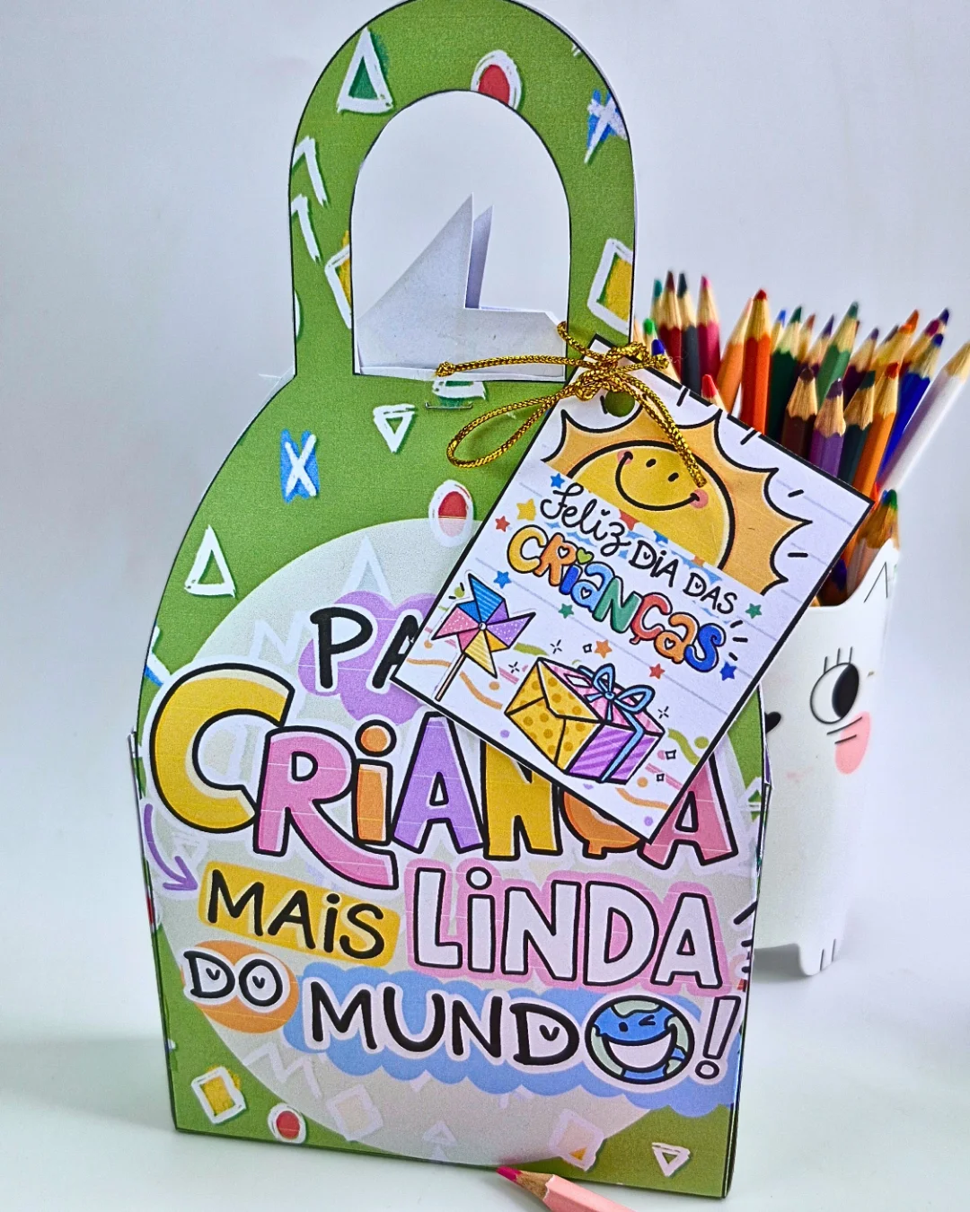 Caixinha e Viseira Para a Criança Mais Linda – Lembrancinha Dia das — capa do material