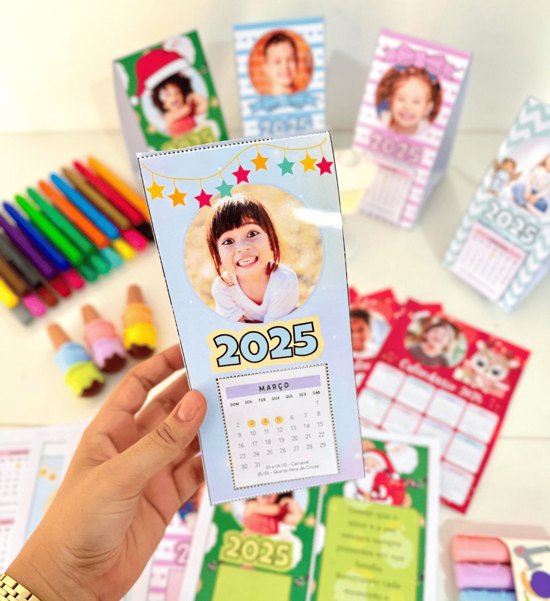 Calendário de Mesa 2025 para Personalizar com Foto da Criança — amostra 4: Para quem é indicado