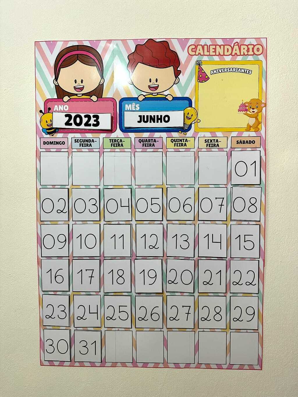 Calendário interativo de parede – PDF para Imprimir — Apostilas para Todas as séries: O arquivo Calendário já vai ampliado,…