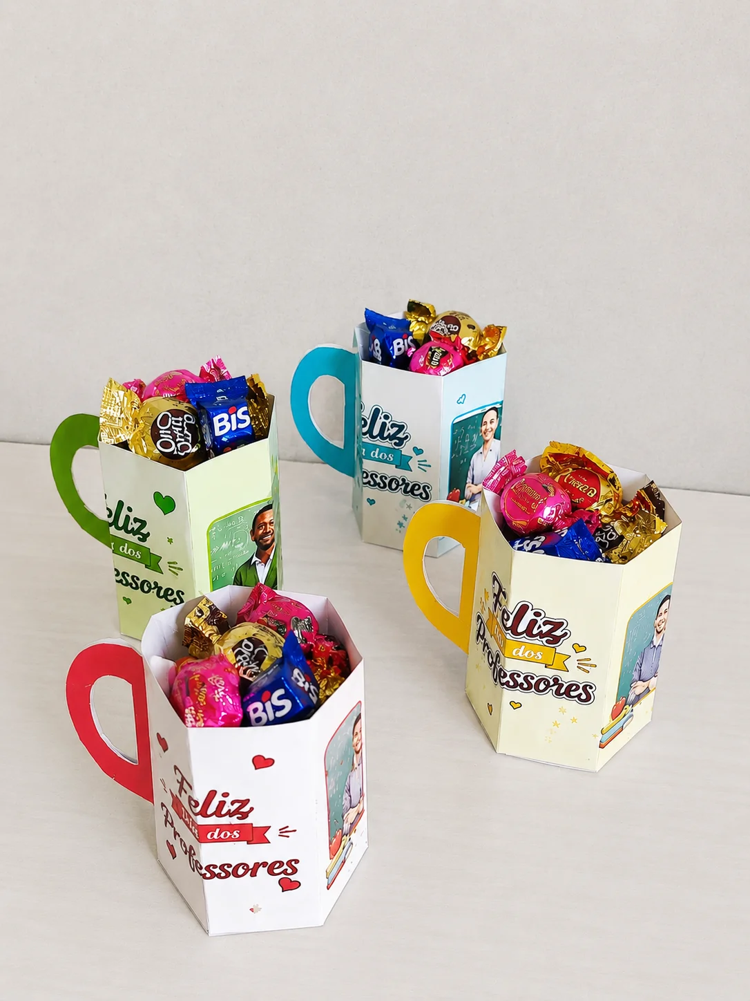 Caneca de Papel- Lembrancinha Para Professores — amostra 3: A Caneca de Papel – Dia dos Professores é uma opção criativa,…