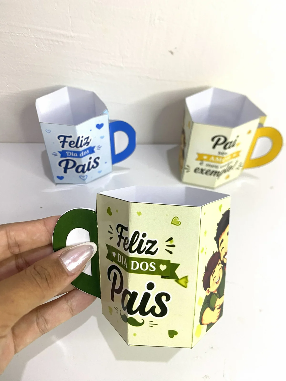Canecas de Papel – Dia dos Pais – PDF para Imprimir — amostra 4: Surpreenda os pais com uma lembrancinha criativa, delicada…