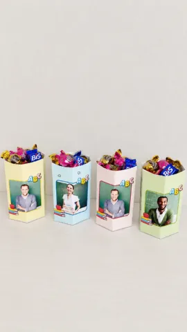 Canecas de Papel - Lembrancinha Dia dos Professores Personalizada (cópia) — amostra 2: A caneca de papel é editável,…
