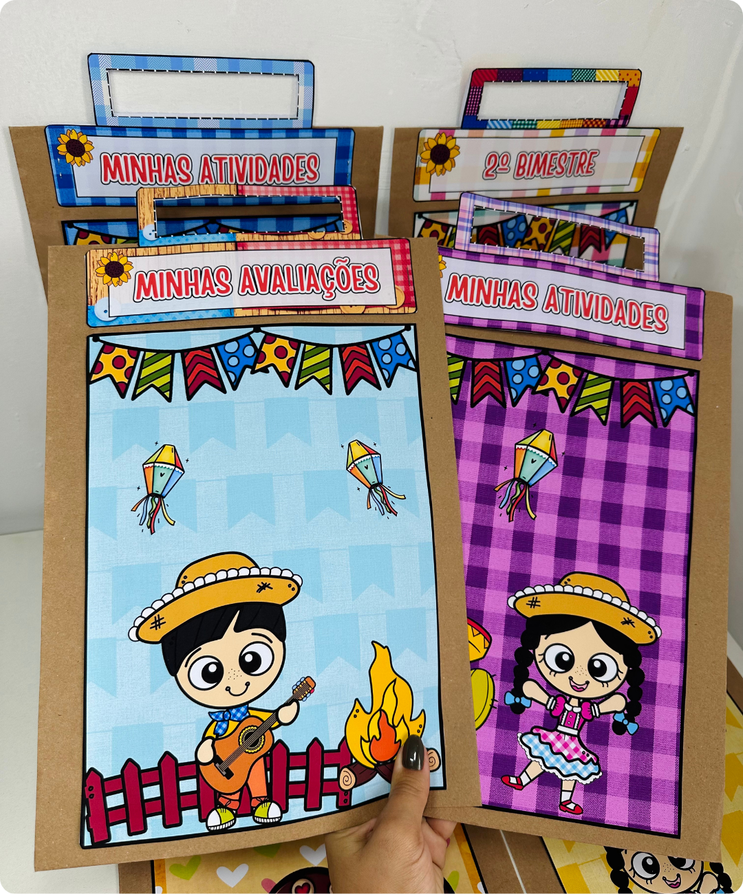 Capas de festa junina para imprimir — amostra 2: Como usar na rotina da sala
