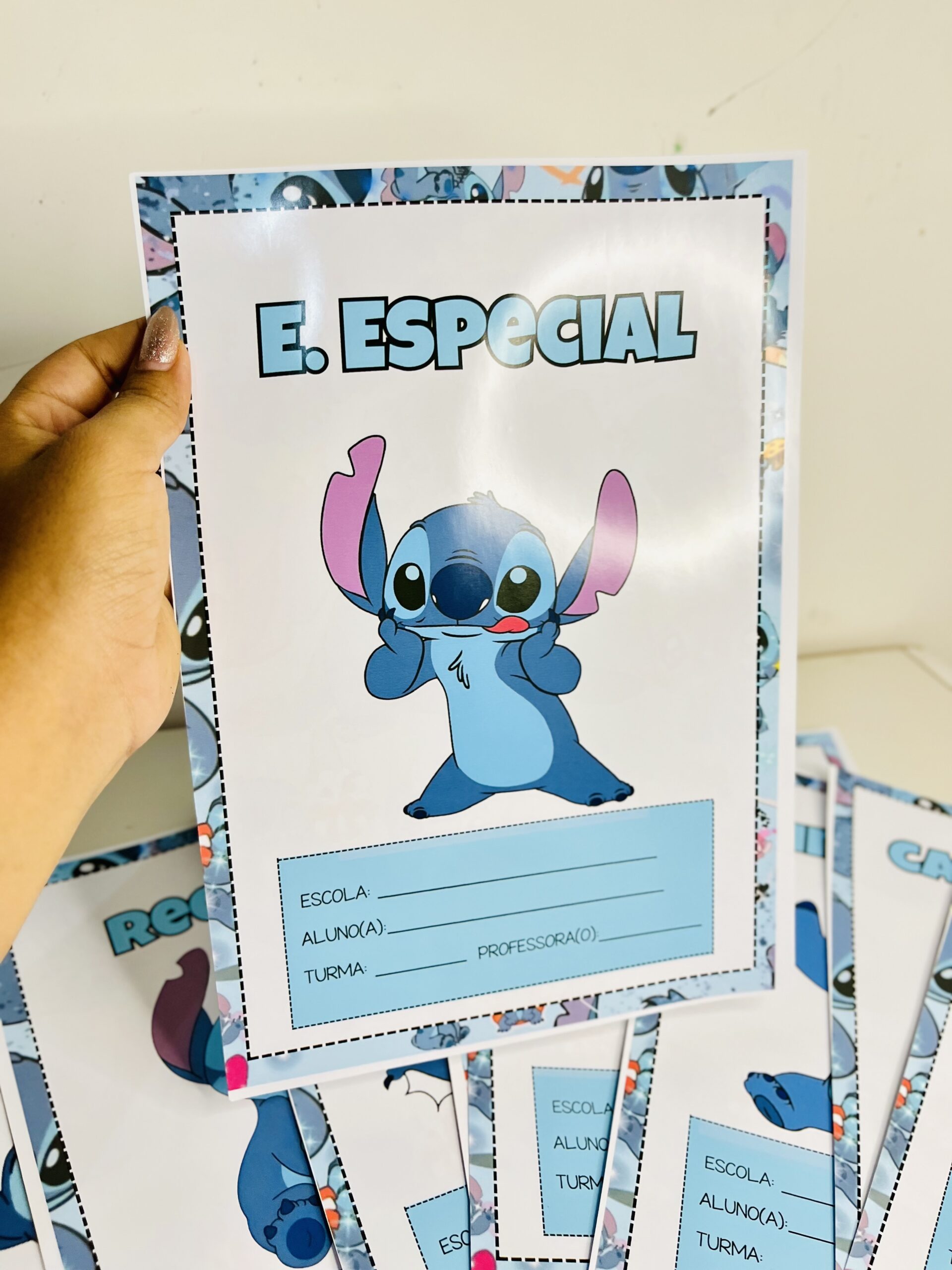Capas para cadernos stitch | Educação Infantil e Anos Iniciais — amostra 1: Sobre o CAPAS PARA CADERNOS STITCH