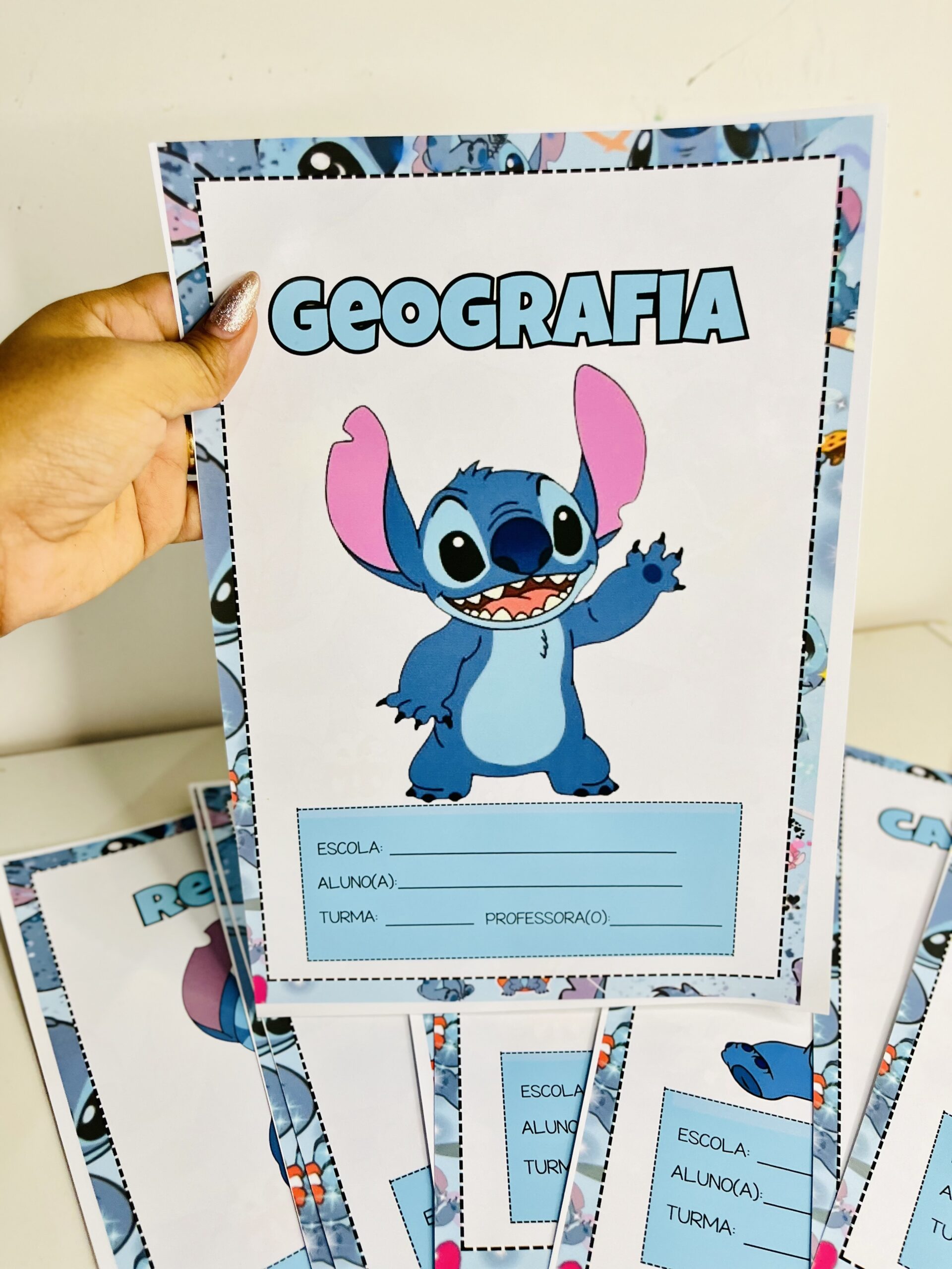Capas para cadernos stitch | Educação Infantil e Anos Iniciais — amostra 3: Formato e entrega