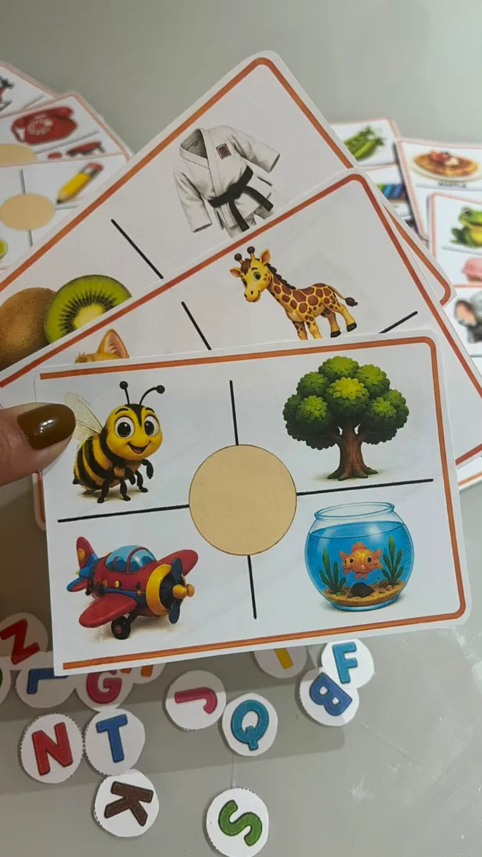 Cards do Alfabeto Ilustrado - Alfabetização e Anos Iniciais — amostra 2: Ensinar o alfabeto pode ser muito mais…