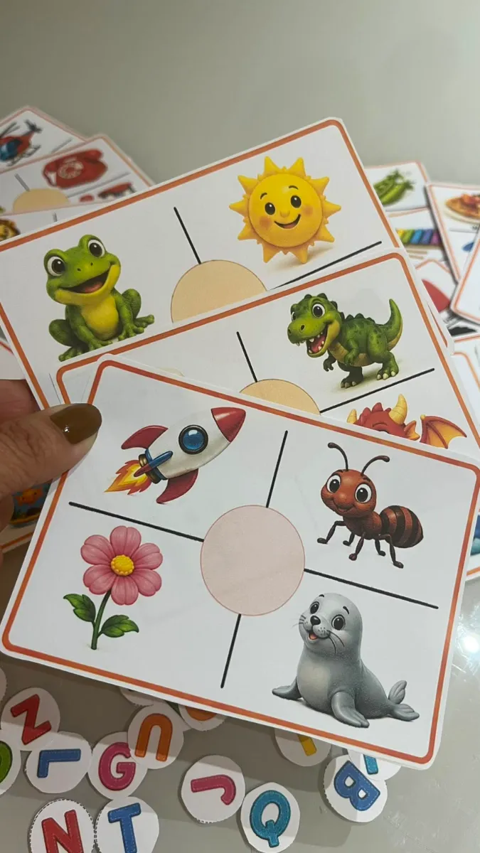 Cards do Alfabeto Ilustrado - Alfabetização e Anos Iniciais — amostra 5: Ensinar o alfabeto pode ser muito mais…