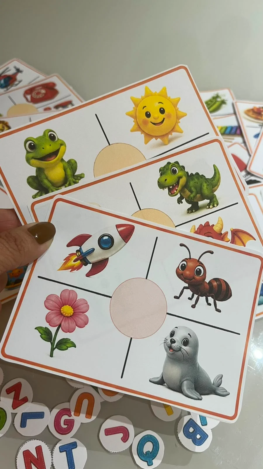 🔤 CARDS DO ALFABETO ILUSTRADO - ATIVIDADE DE ALFABETIZAÇÃO LÚDICA — amostra 2: Ensinar o alfabeto pode ser muito mais…