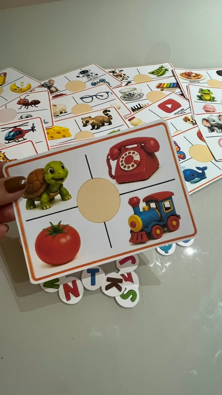 🔤 CARDS DO ALFABETO ILUSTRADO - ATIVIDADE DE ALFABETIZAÇÃO LÚDICA — amostra 4: Ensinar o alfabeto pode ser muito mais…