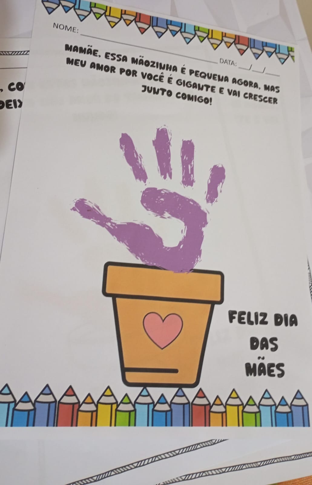 Carimbo de mãozinhas jarro - dia das mães | Educação Infantil — amostra 2: Sobre o CARIMBO DE MÃOZINHAS JARRO - DIA DAS MÃES