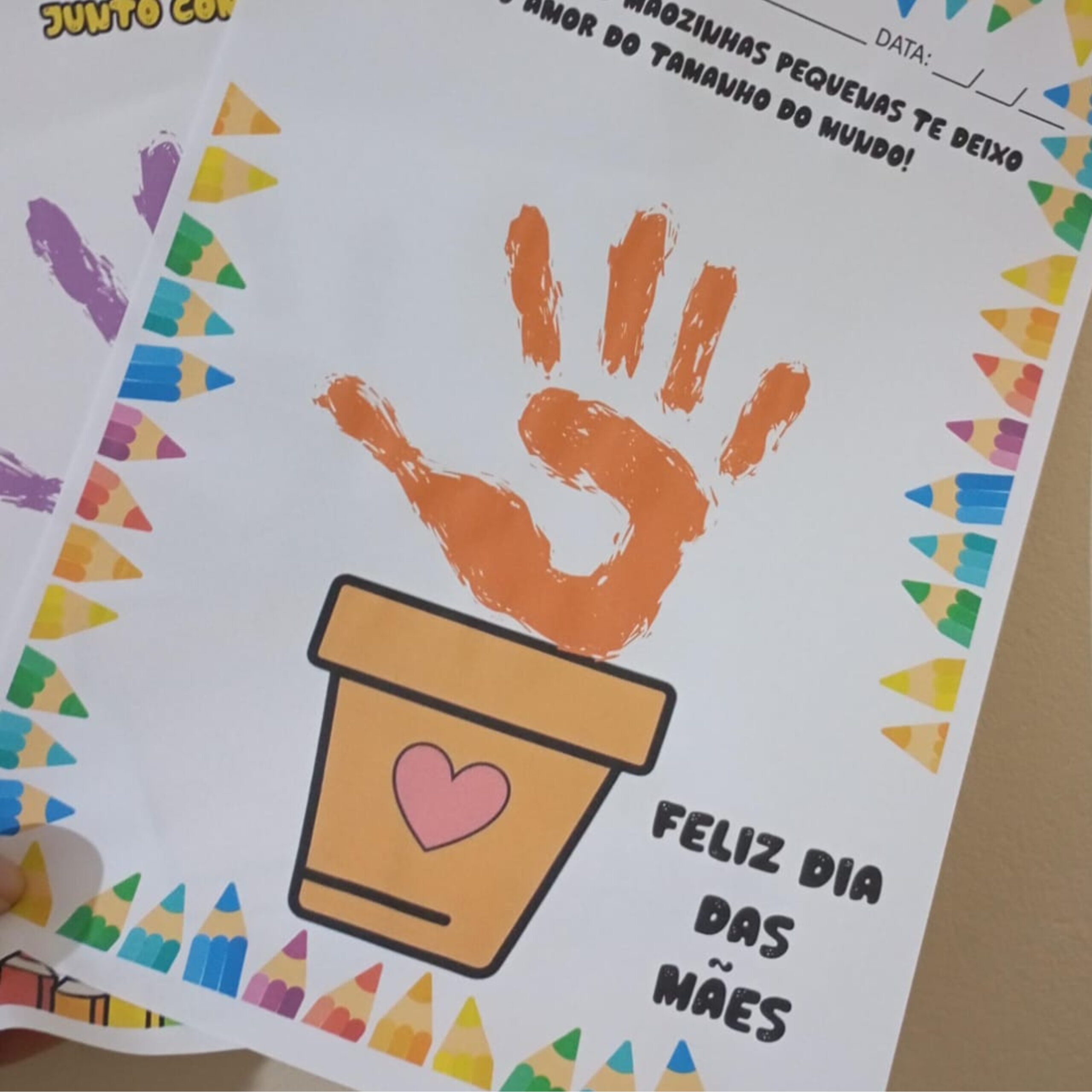 Carimbo de mãozinhas jarro - dia das mães | Educação Infantil — Datas comemorativas para Educação Infantil: Uma atividade…