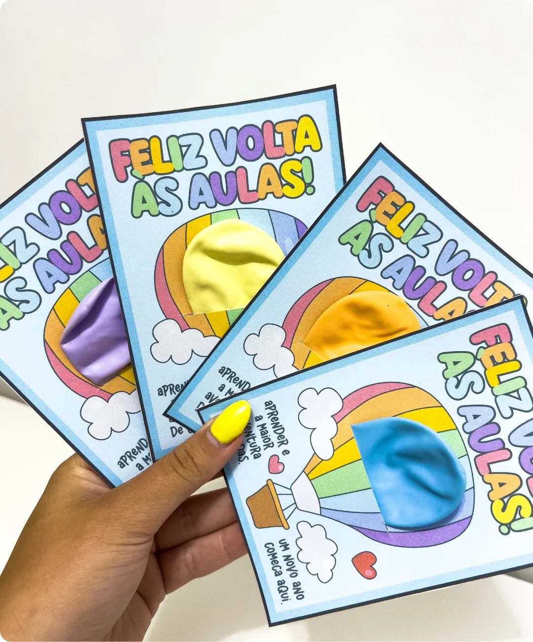 Cartão de boas-vindas para imprimir com tema balão — amostra 1: Uma recepção preparada para a chegada da turma
