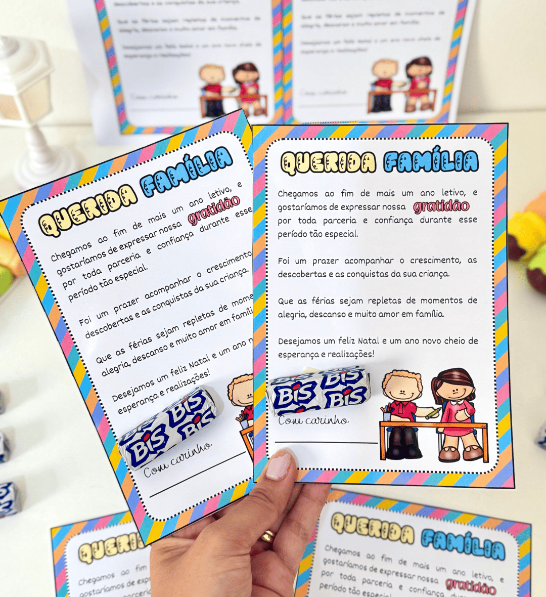 Cartão Editável Querida Família em PDF e Canva — capa do material