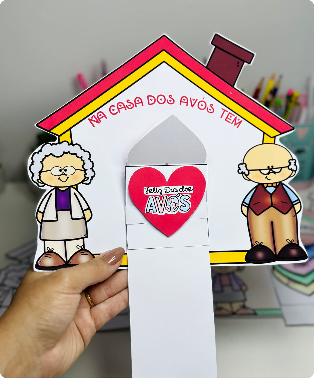 Cartão interativo de Dia dos Avós para imprimir — amostra 6: Leve o Dia dos Avós para a sala com um cartão interativo em PDF