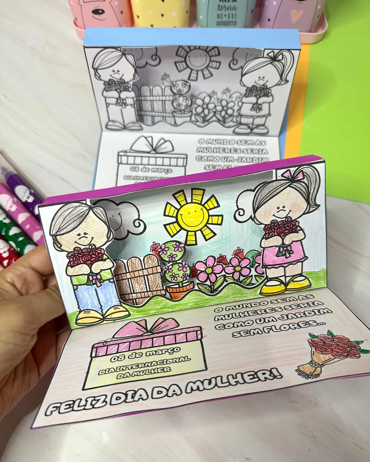 Cartão Jardim 3D Dia da Mulher: Lembrancinha Interativa para Colorir — Alfabetização para Educação Infantil: Surpreenda no…