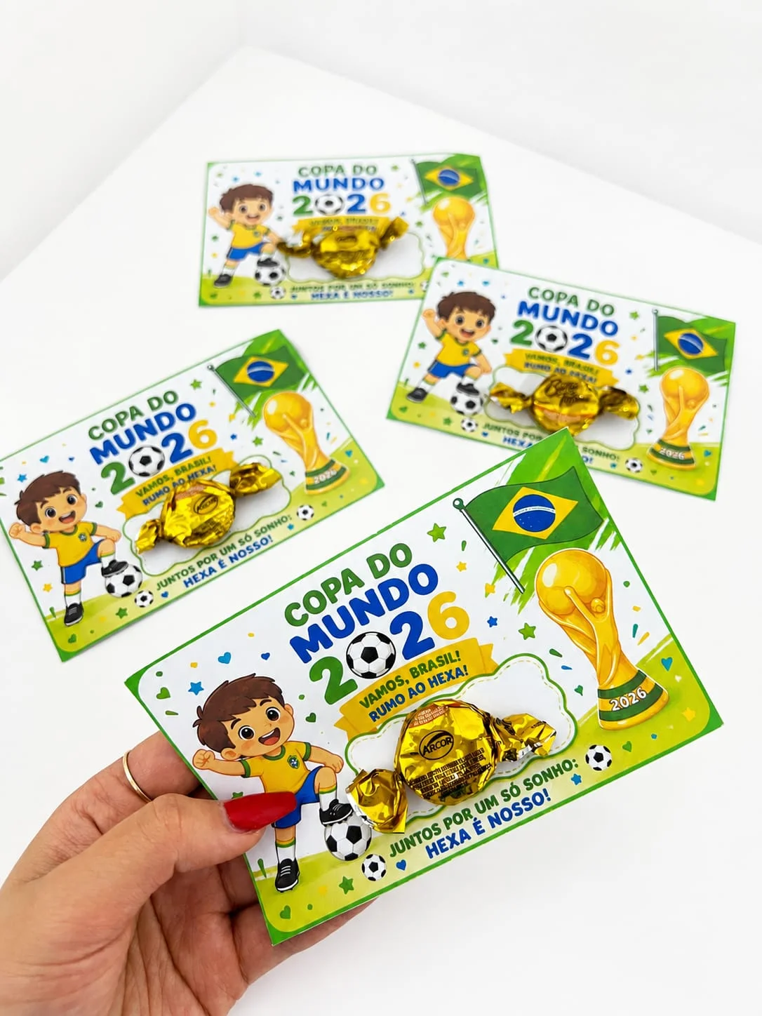 Cartão Lembrancinha Copa 2026 – PDF para Imprimir — amostra 2: Sobre o Cartão Lembrancinha Copa 2026 Cartão Lembrancinha Copa 2026 – PDF para Imprimir — amostra 2: Sobre o Cartão Lembrancinha Copa 2026