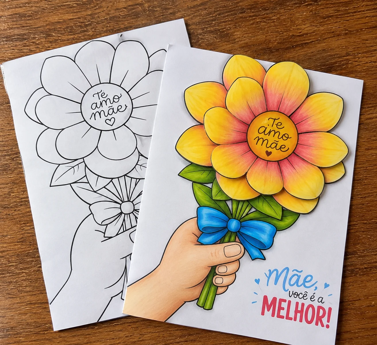 Cartão para o Dia das Mães 3D - Colorido e para colorir — amostra 2: Cartão Dia das Mães para uso pedagógico, ideal para…