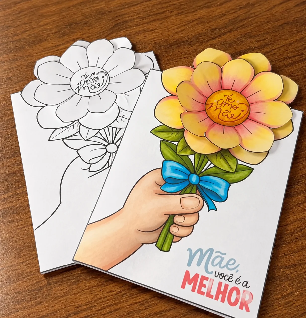 Cartão para o Dia das Mães 3D - Colorido e para colorir — capa do material
