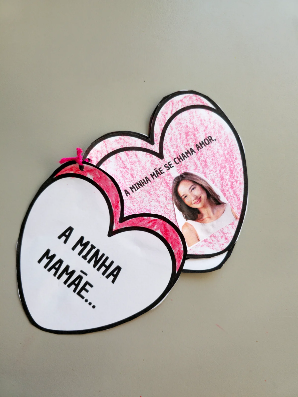 Cartão Poema – “A Minha Mamãe” — amostra 1: Cartão em formato de coração com poema para o Dia das Mães 💕 Uma atividade… Cartão Poema – “A Minha Mamãe” — amostra 1: Cartão em formato de coração com poema para o Dia das Mães 💕 Uma atividade…